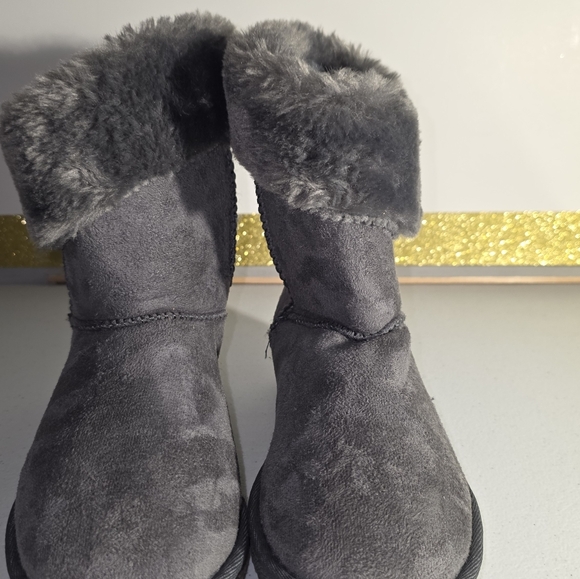 Apres by Lam 0 Soft Faux Fur Vegan/Man Made textile Booties NWOT Size 6 Womens - Picture 6 of 10